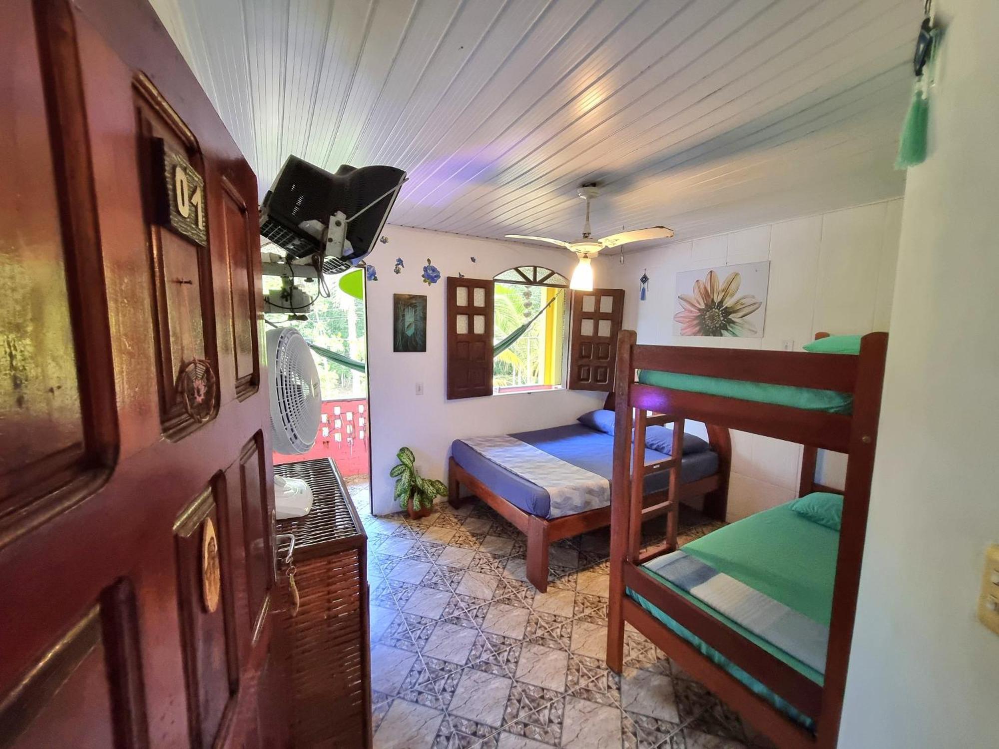 Jurema Hostel 伊塔卡雷 外观 照片