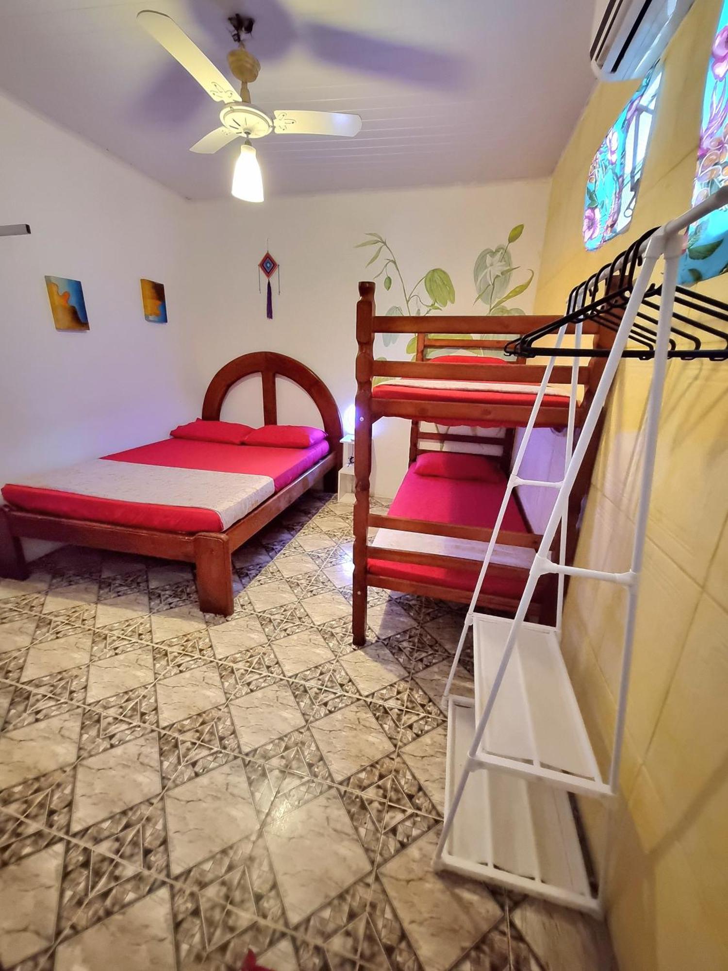 Jurema Hostel 伊塔卡雷 外观 照片